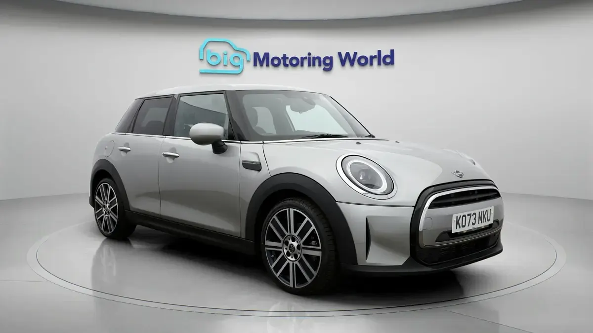 Used Mini Cooper Exclusive 136 HP (100 kW) 2023 Hatchback