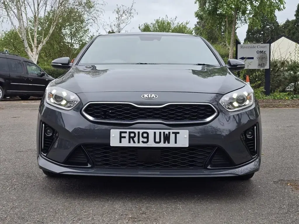 Used Kia Ceed GT-Line 118 HP (86 kW) 2019 Grey Hatchback