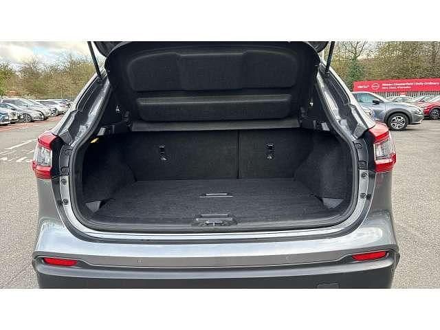 Used Nissan Qashqai N-Connecta 140 HP (102 kW) 2019 Grey SUV