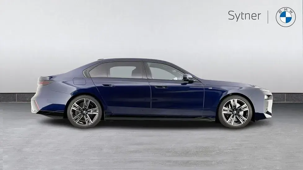 Used BMW i7 M Sport 400 kW (544 HP) 2025 Blue Sedan