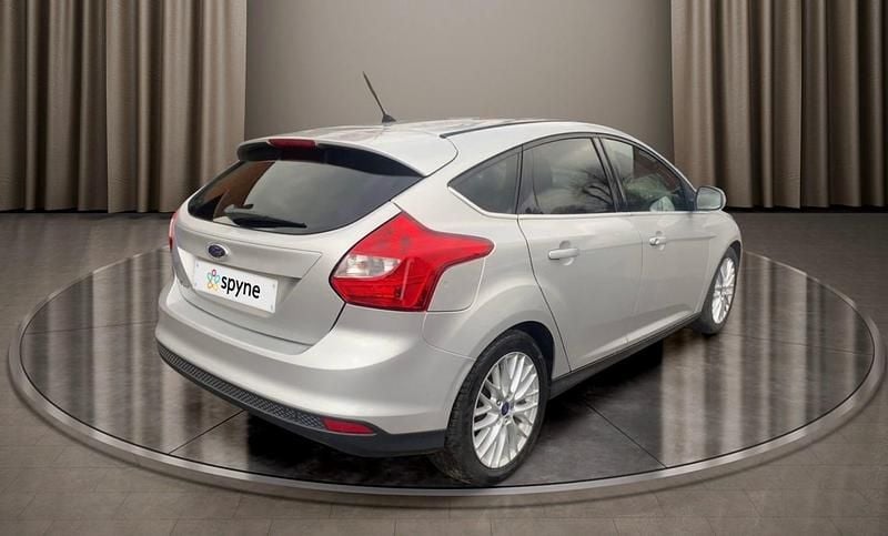 Used Ford Focus Zetec 115 HP (84 kW) 2014 Silver Hatchback