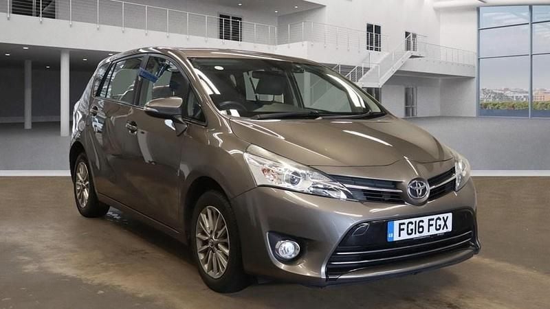 Platinum bronze Used 2016 Toyota Verso MPV | £8,975 (Fair price) - Image 1/4