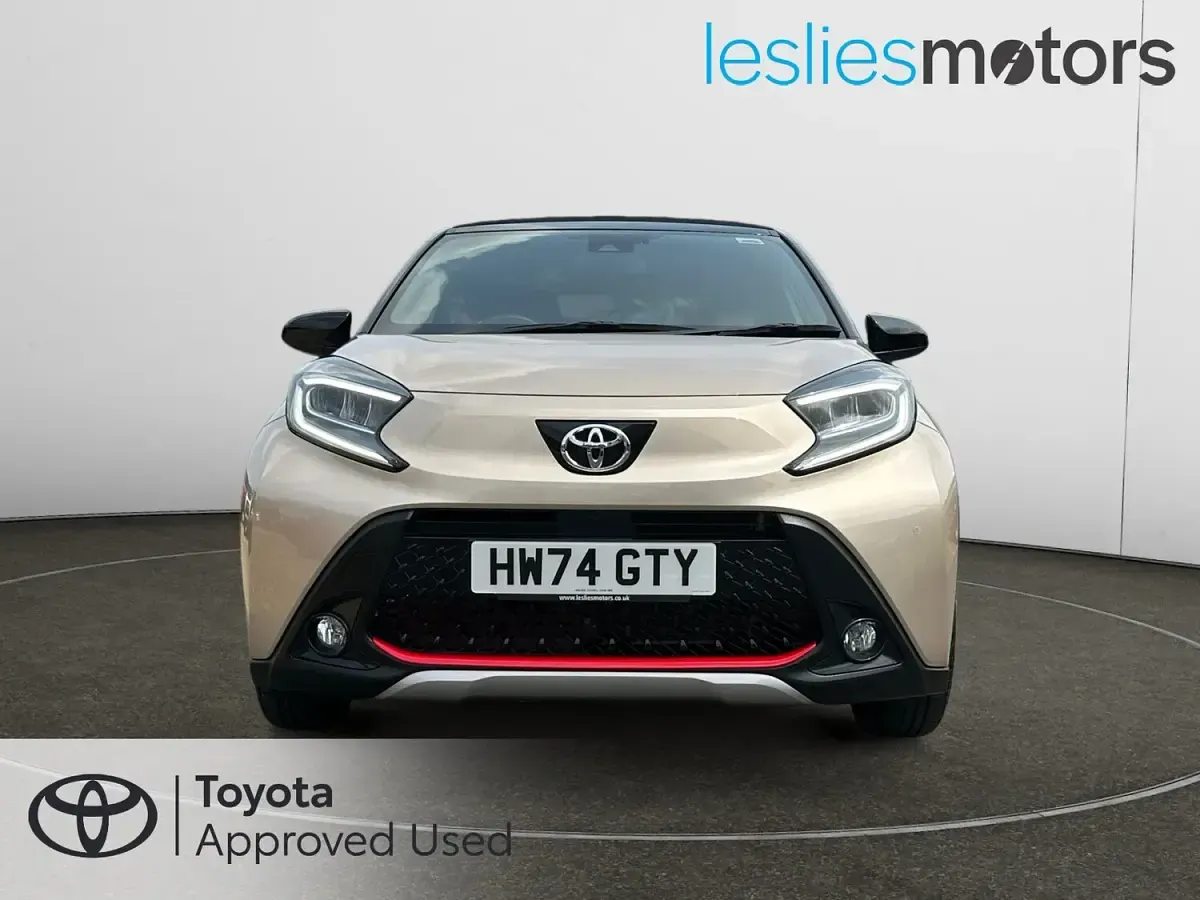 Used Toyota Aygo X 72 HP (52 kW) 2025 Beige SUV