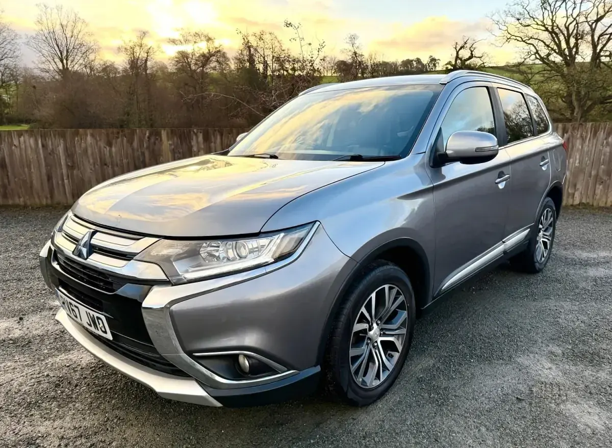 Used Mitsubishi Outlander 147 HP (108 kW) 2017 Grey SUV