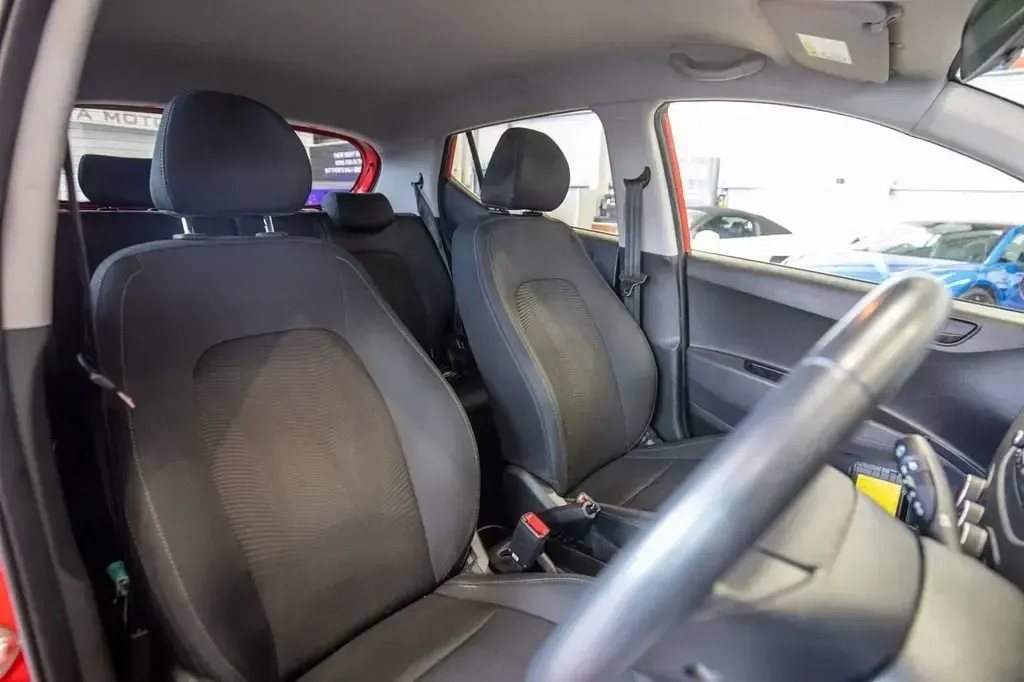 Używany Hyundai i10 67 KM (49 kW) 2019 Czerwony Hatchback