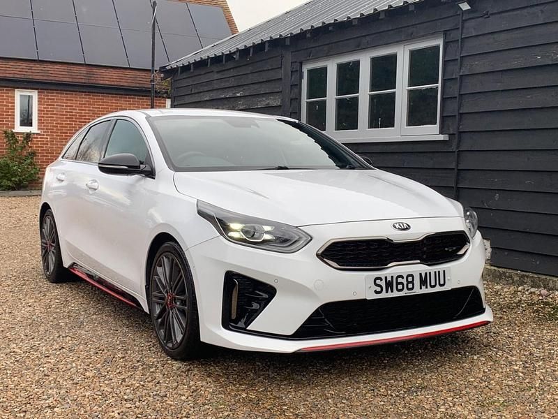 White Used 2019 Kia ProCeed Hatchback | £16,250 (Fair price) - Image 1/4