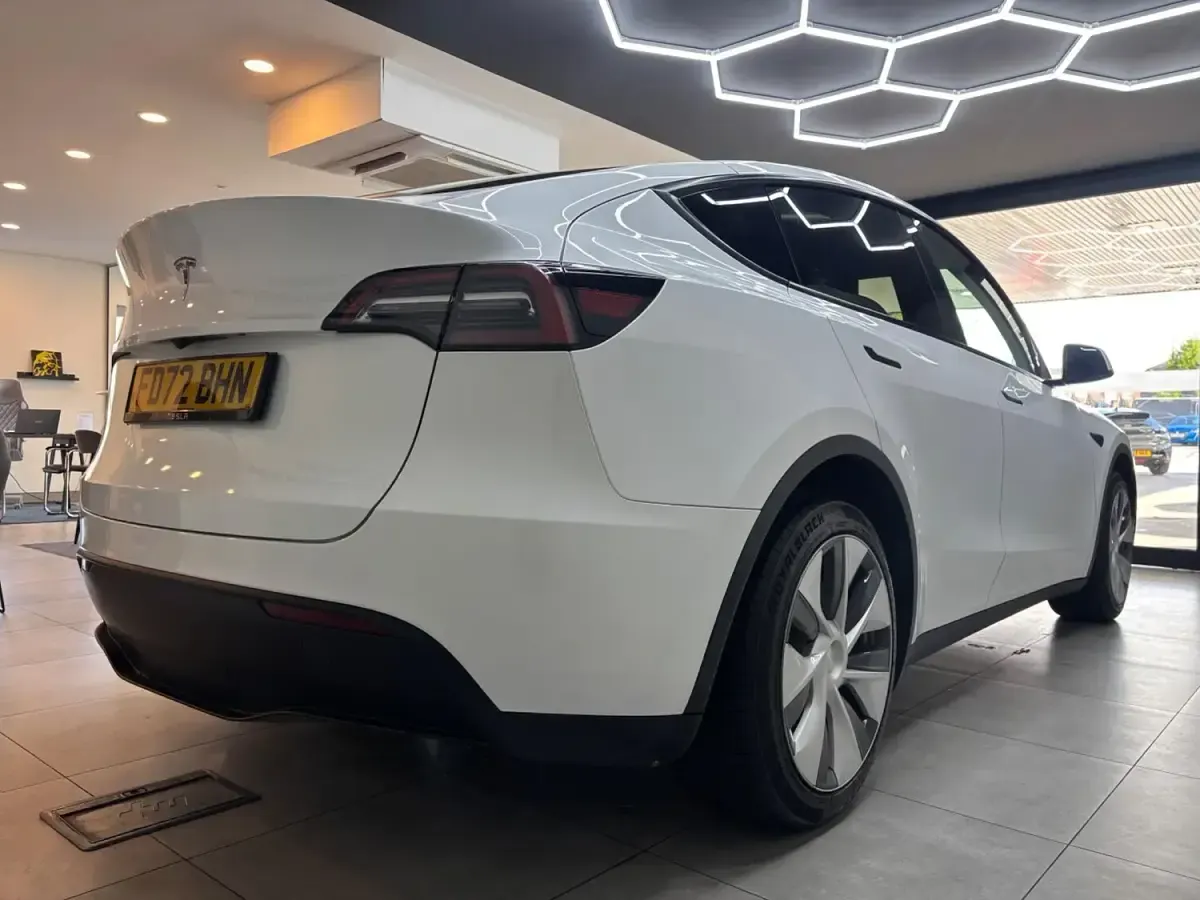 Used Tesla Model Y RWD 219 kW (299 HP) 2022 White SUV