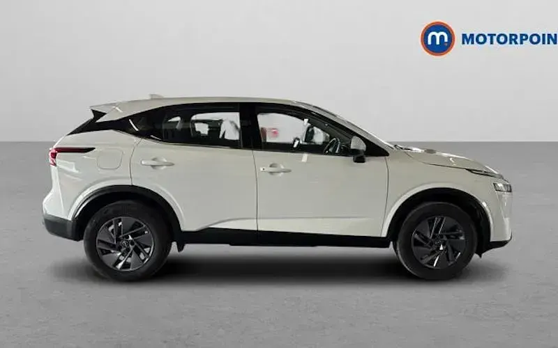 Used Nissan Qashqai Acenta Premium 140 HP (102 kW) 2023 White SUV