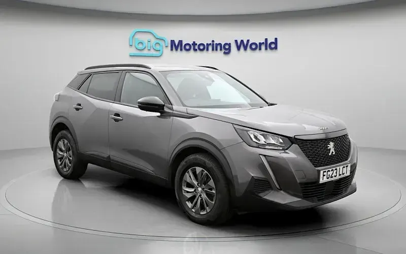 Używany Peugeot 2008 Active+ 101 KM (74 kW) 2023 Szary SUV