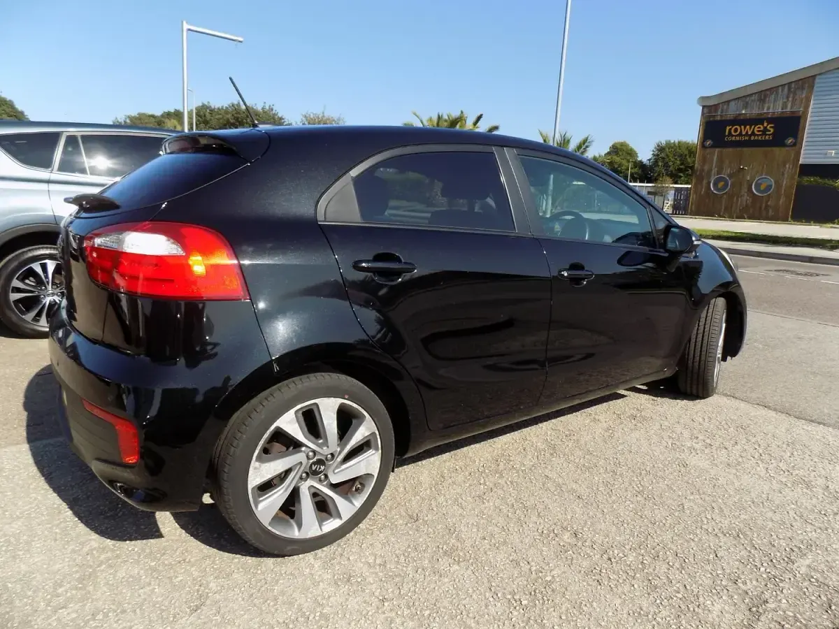 Used Kia Rio 109 HP (80 kW) 2015 Black Hatchback