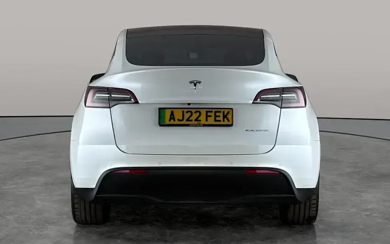 Used Tesla Model Y Long Range AWD 378 kW (514 HP) 2022 White SUV
