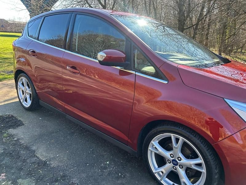 Second-hand Ford C-MAX Titanium 120 CP (88 kW) 2015 Roșu Monovolum