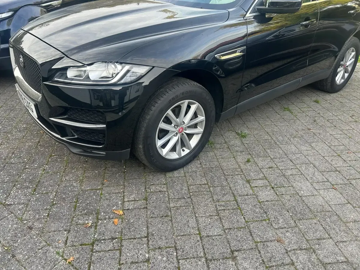 Used Jaguar F-Pace Prestige 180 HP (132 kW) 2018 Black SUV