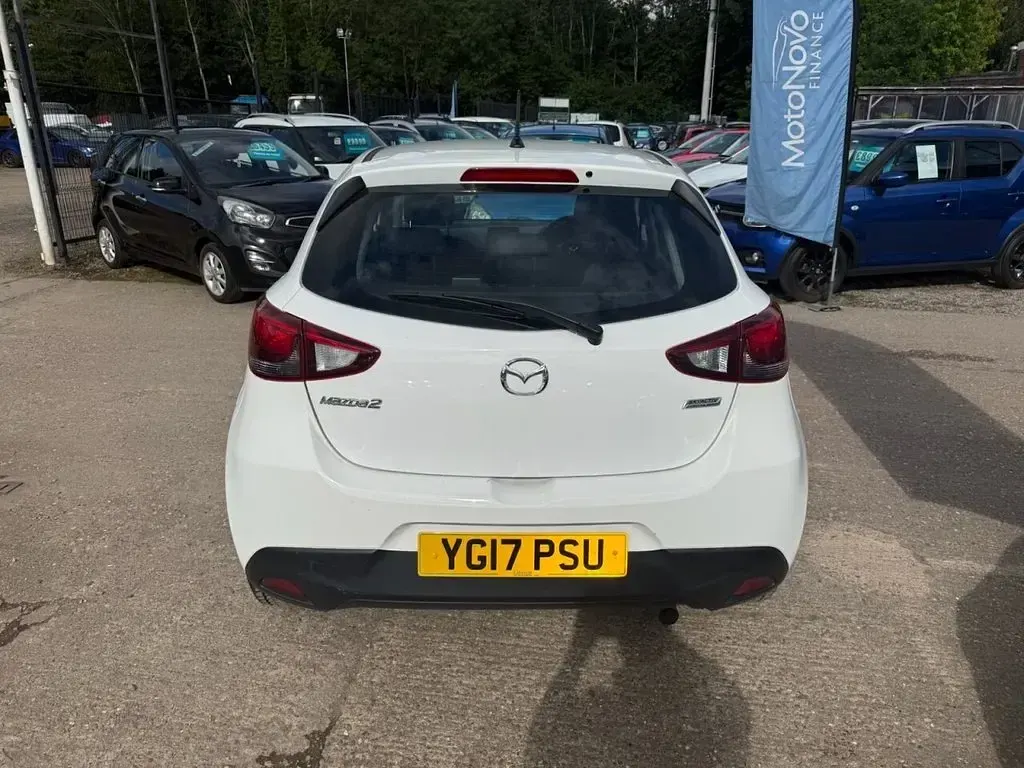 Used Mazda 2 75 HP (55 kW) 2017 White Hatchback