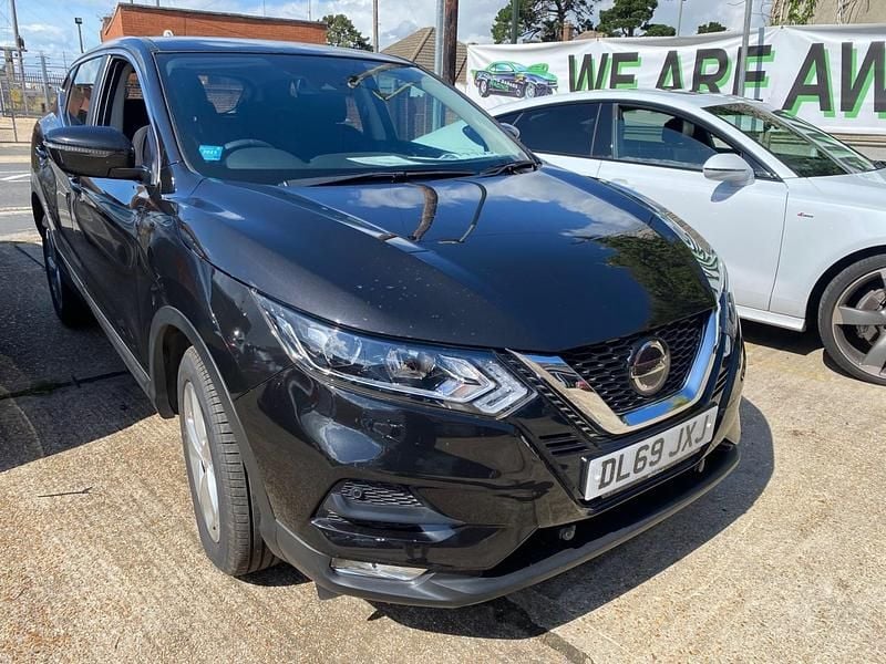 Black Used 2020 Nissan Qashqai Acenta Premium SUV | £14,495 (Super price) - Image 1/4