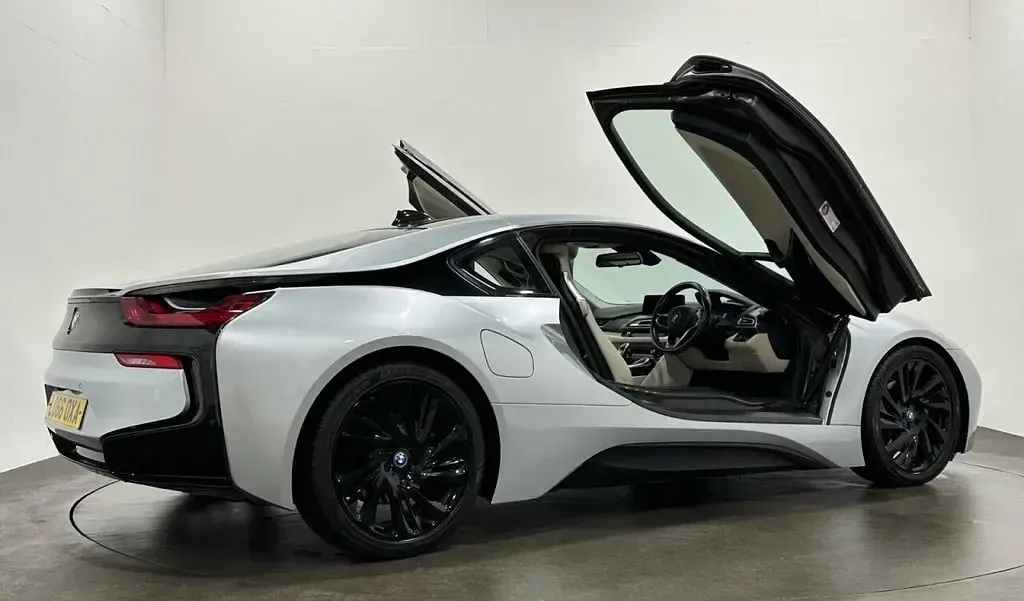 Used BMW i8 Performance 362 HP (266 kW) 2016 Silver Coupe