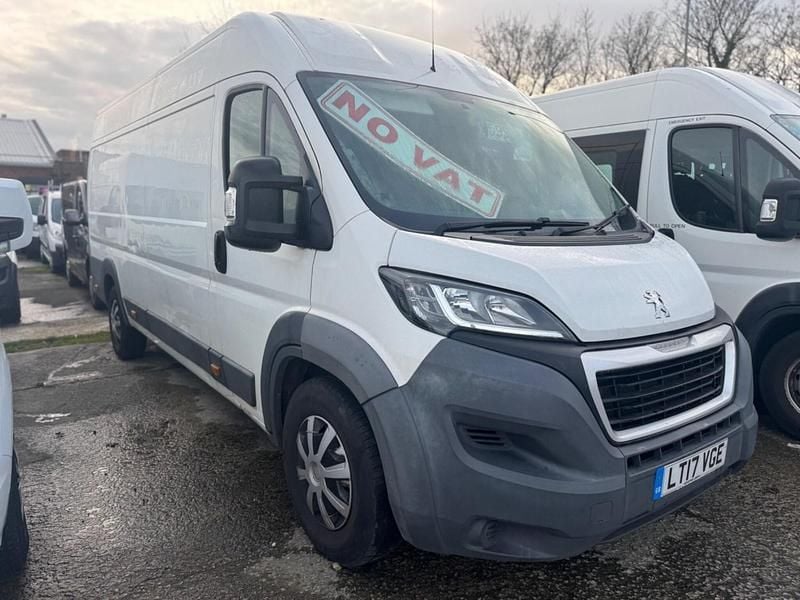 White Used 2017 Peugeot Boxer Van | £5,995 (Fair price) - Image 1/1