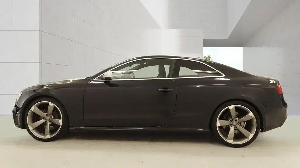 Used Audi RS5 Comfort 450 HP (330 kW) 2011 Black Coupe