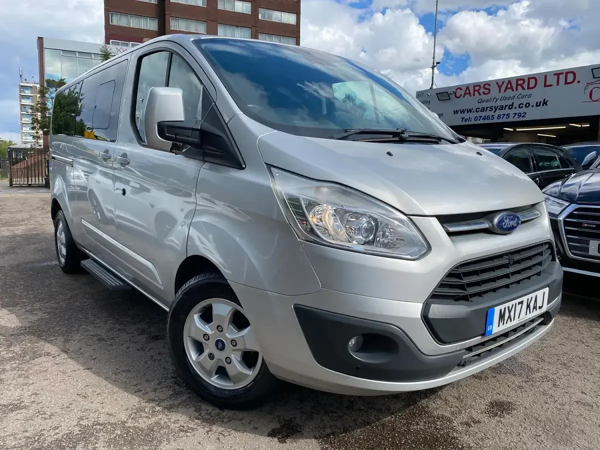 Used Ford Tourneo Titanium 130 HP (95 kW) 2017 Silver MPV