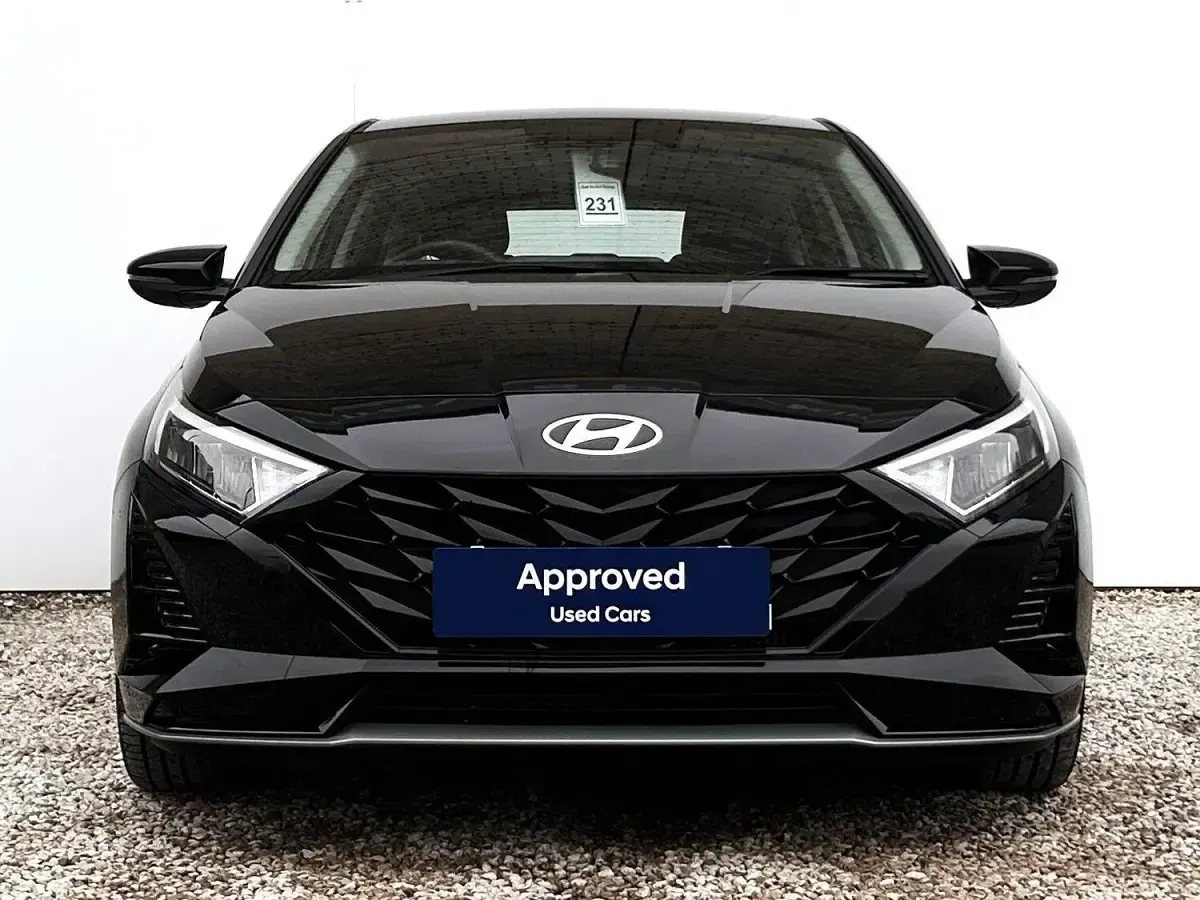 Used Hyundai i20 Advanced 100 HP (73 kW) 2024 Black Hatchback