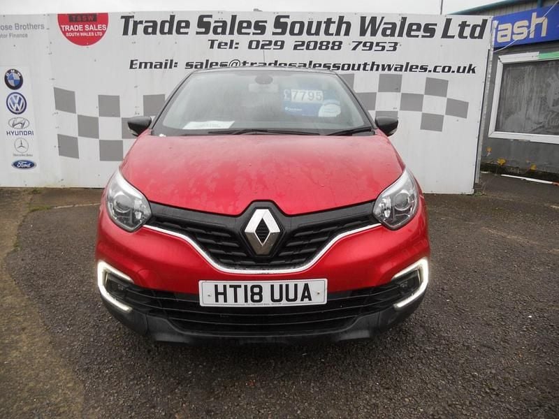 Second-hand Renault Captur Iconic 90 CP (66 kW) 2018 Roșu SUV