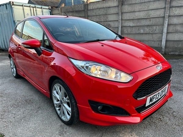 Red Used 2013 Ford Fiesta Zetec Hatchback | £4,995 (Good price) - Image 1/1