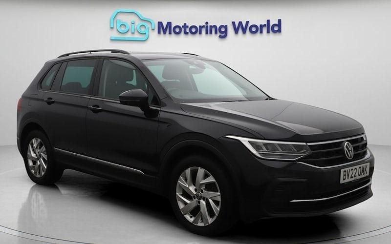 Used 2024 VW Tiguan Life SUV | £19,500 (Good price) - Image 1/4