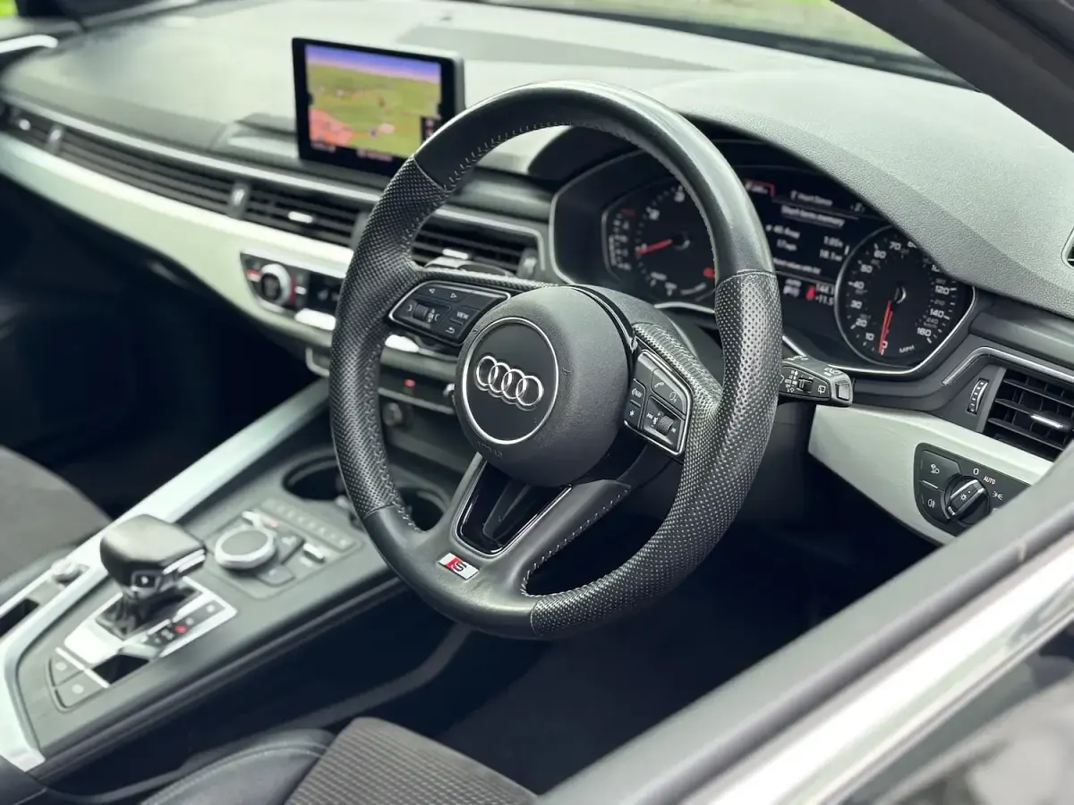 Used Audi A4 S-Line 190 HP (139 kW) 2019 Black Estate