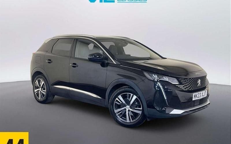 Usado Peugeot 3008 Allure+ 131 HP (96 kW) 2023 SUV