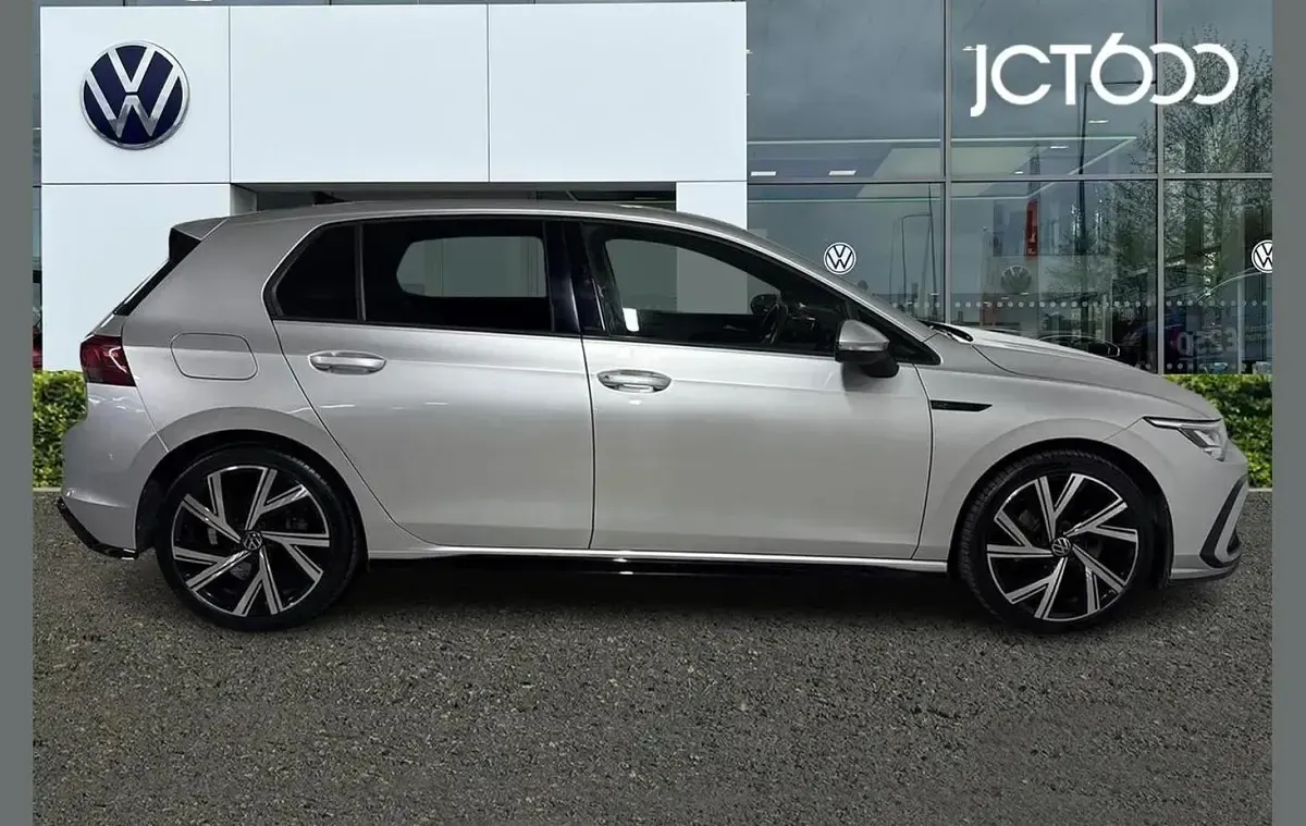 Used VW Golf VIII R-line 147 HP (108 kW) 2023 Silver Hatchback