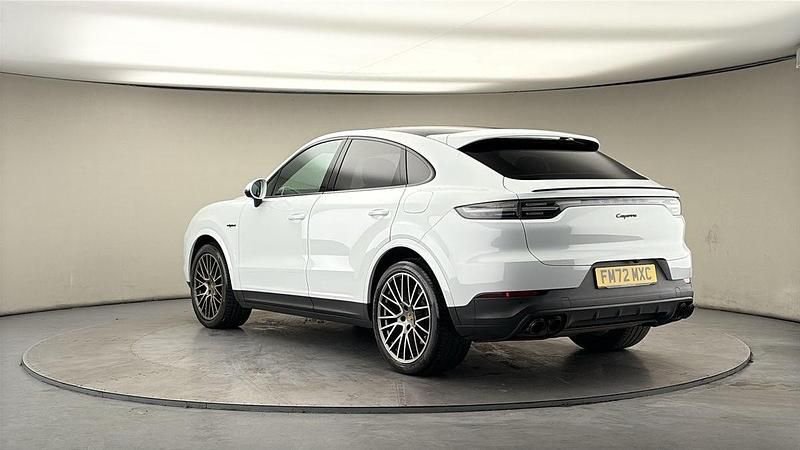 Used Porsche Cayenne Platinum Edition 2022 Carrara white SUV