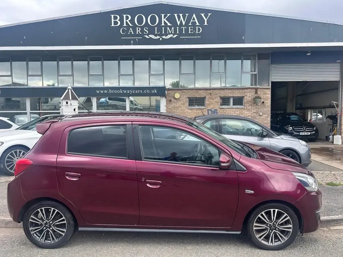 Used Mitsubishi Mirage 78 HP (57 kW) 2018 Mauve/purple Hatchback