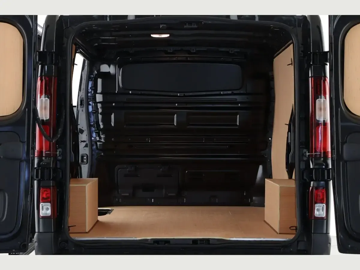 New Renault Trafic 2026 Black