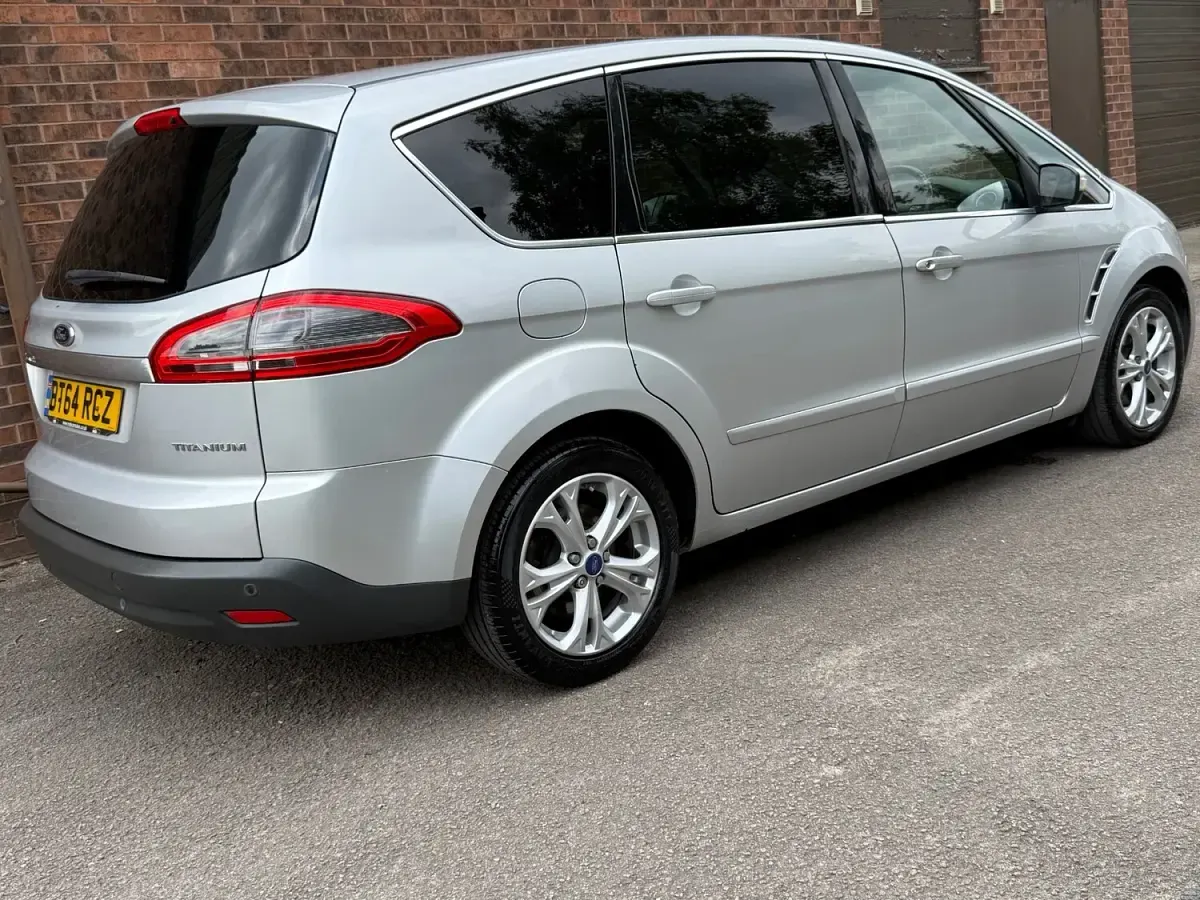 Used Ford S-MAX Titanium 140 HP (102 kW) 2014 Silver MPV