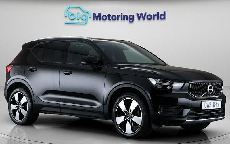 Used 2022 Volvo XC40 Momentum SUV | £21,900 (Fair price) - Image 1/4