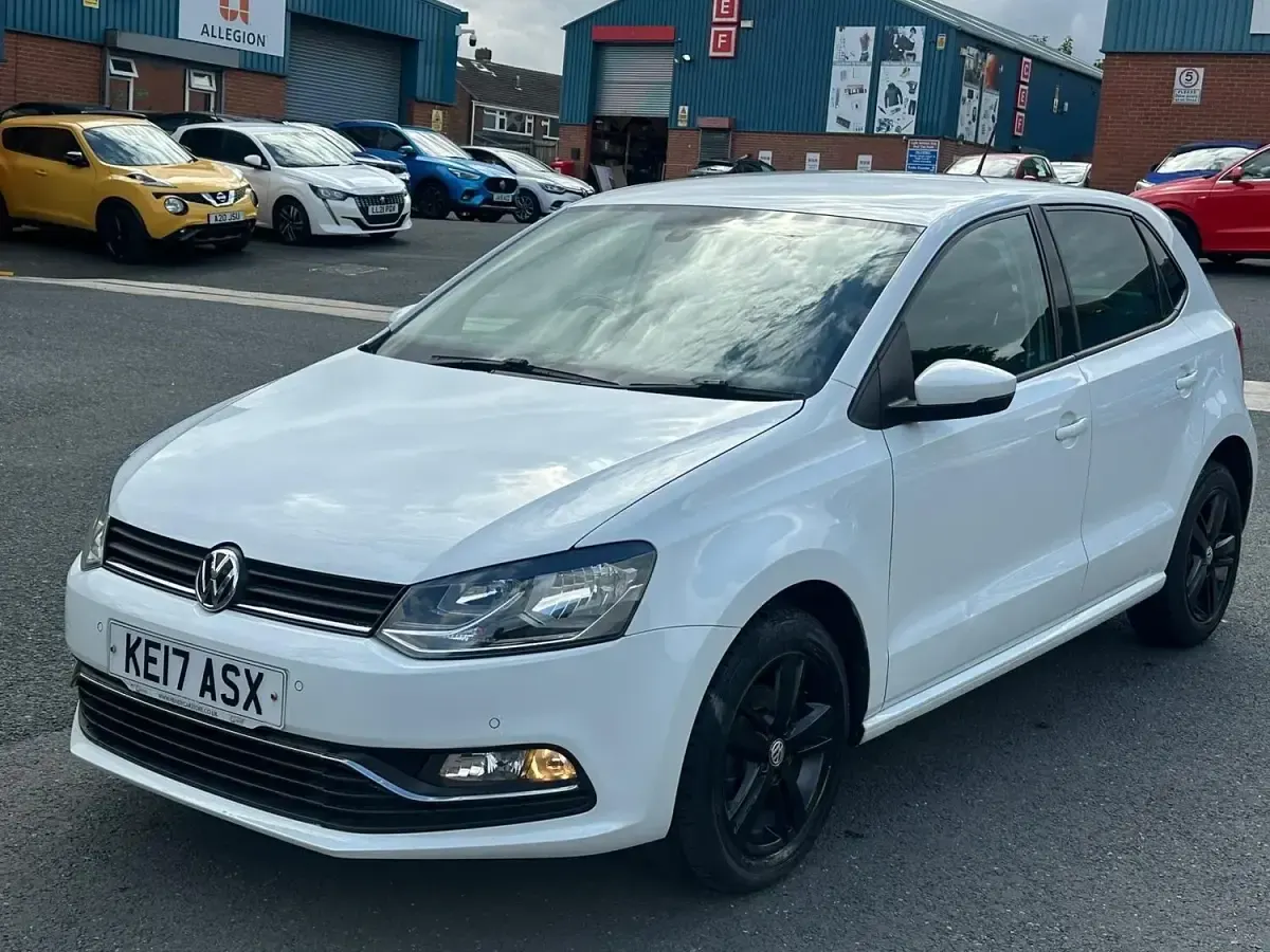 Used VW Polo Edition 90 HP (66 kW) 2017 White Hatchback