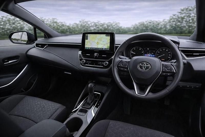 Usado Toyota Corolla 140 HP (102 kW) 2023 Preto Carrinha