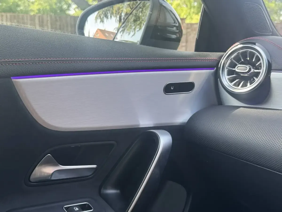 Usado Mercedes CLA180 AMG line 2023 Preto Sedan