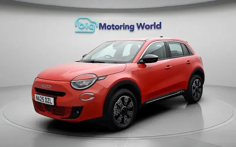 New Fiat 600 La Prima 101 HP (74 kW) 2025 Orange SUV