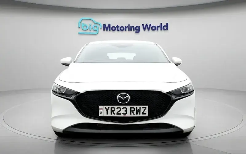 Used Mazda 3 Prime-Line 122 HP (89 kW) 2023 White Hatchback