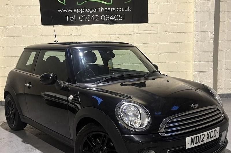Black Used 2012 Mini Cooper Hatch Hatchback | £5,290 (Good price) - Image 1/1