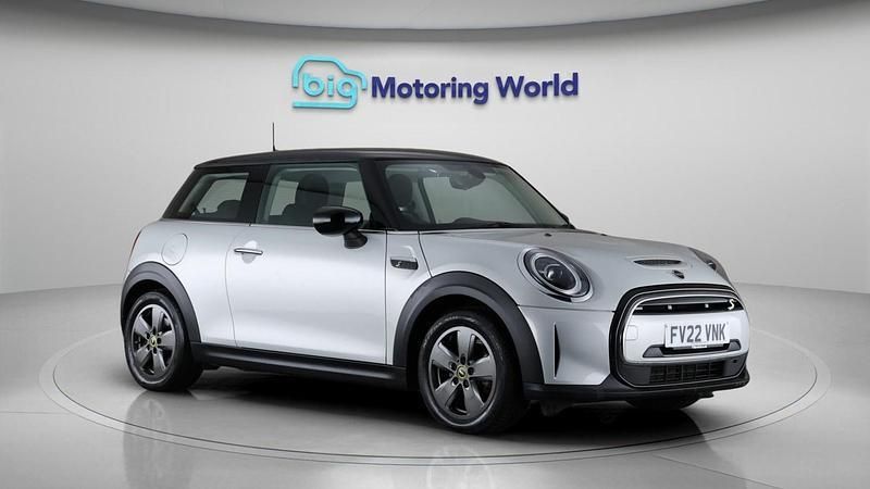 Silver Used 2022 Mini Cooper SE Hatch Hatchback | £12,100 (Good price) - Image 1/4