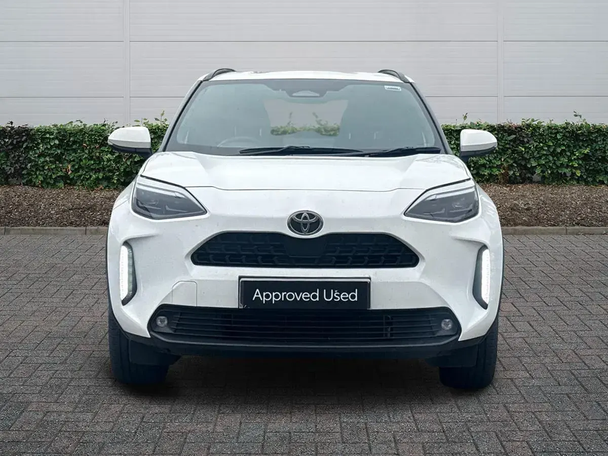 New Toyota Yaris Design 2025 White Hatchback