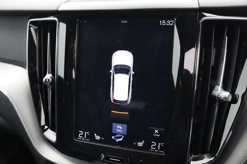 Used Volvo XC60 R-Design 190 HP (139 kW) 2018 Black SUV