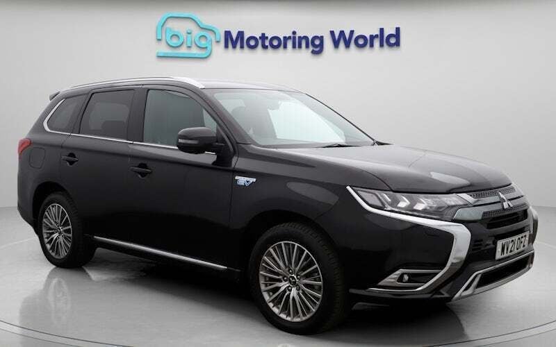 Used 2020 Mitsubishi Outlander P-HEV Estate | £12,600 (Fair price) - Image 1/4