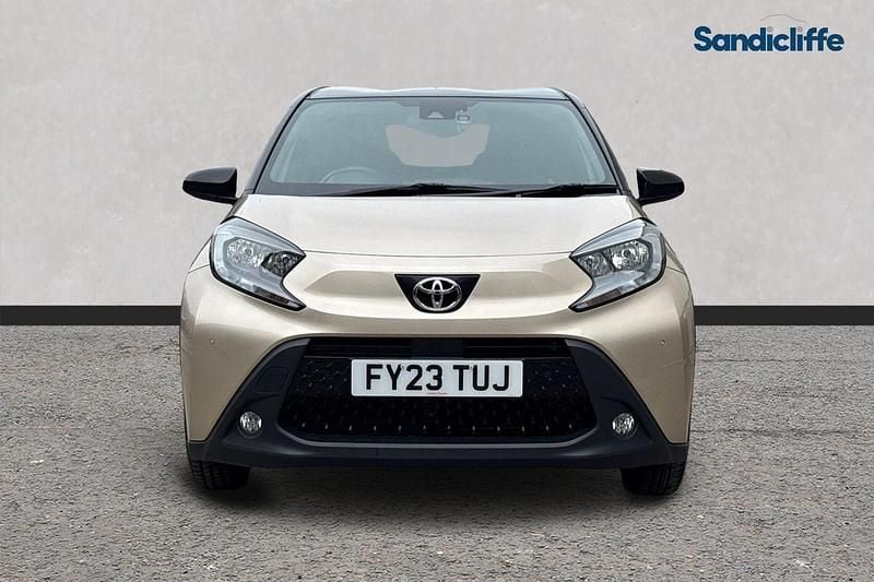 Used Toyota Aygo X 72 HP (52 kW) 2022 Beige SUV