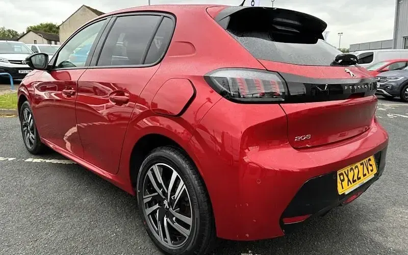 Second-hand Peugeot 208 Allure Premium 102 CP (75 kW) 2022 Hatchback