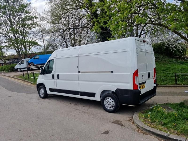 Used Peugeot Boxer 130 HP (95 kW) 2019 White Van