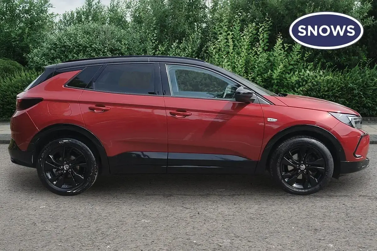 Used Vauxhall Grandland X S 130 HP (95 kW) 2023 Red SUV