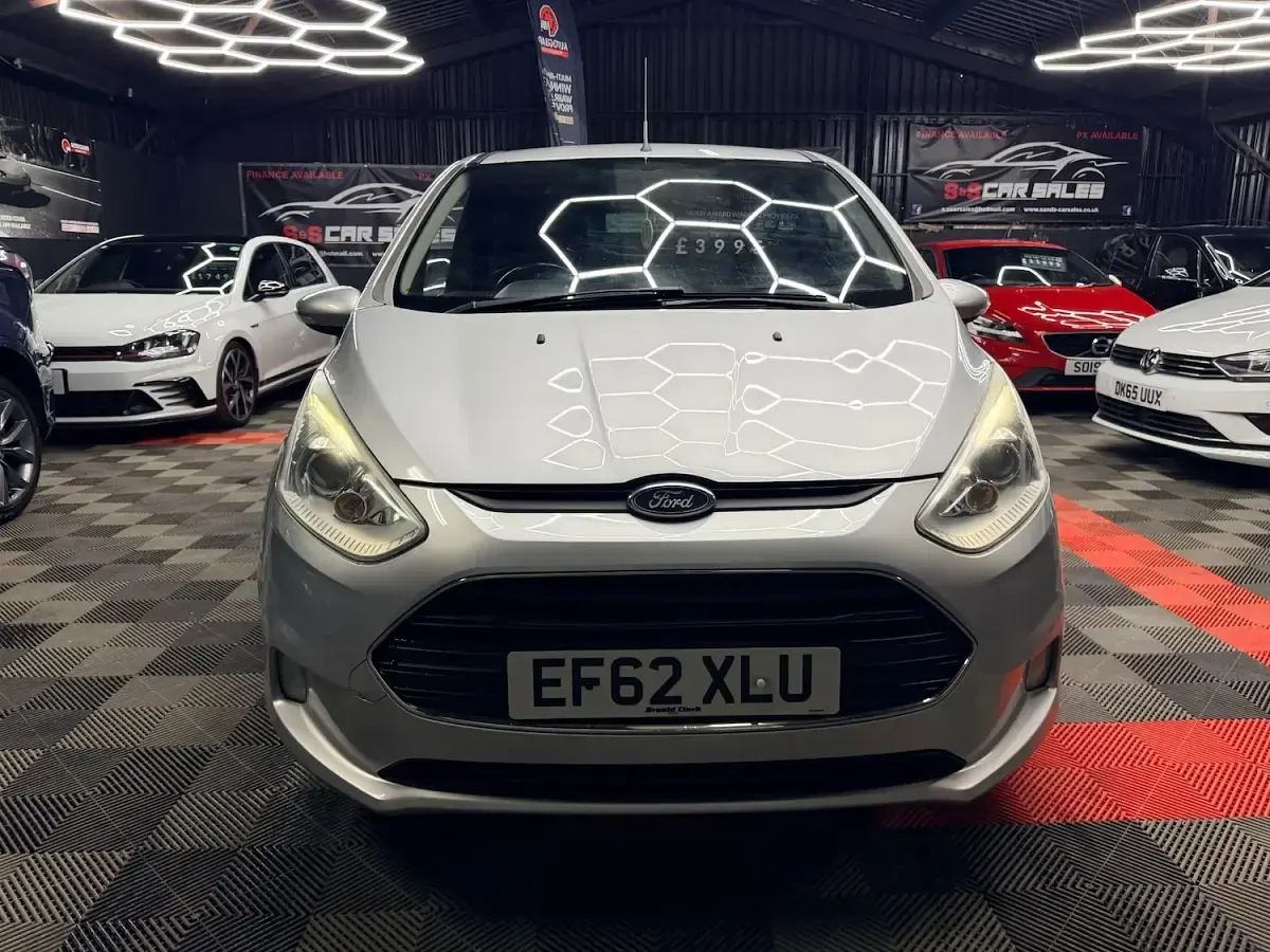 Used Ford B-MAX Zetec 105 HP (77 kW) 2012 Silver MPV